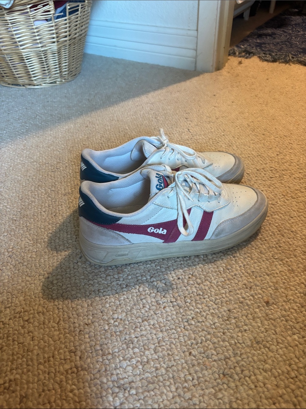 Woman’s Gola’s